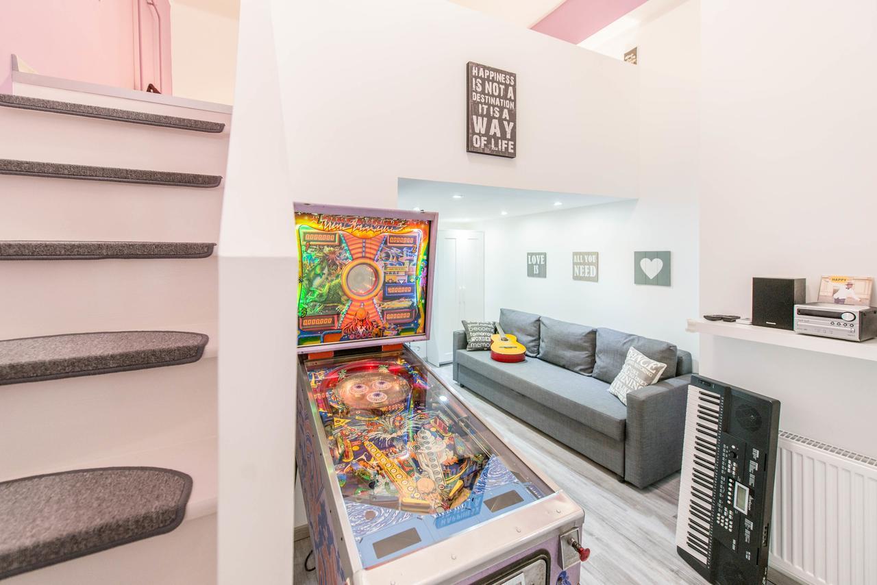 Happy Home Pop - Apartment With Free Pinball Machine Budapeste Exterior foto